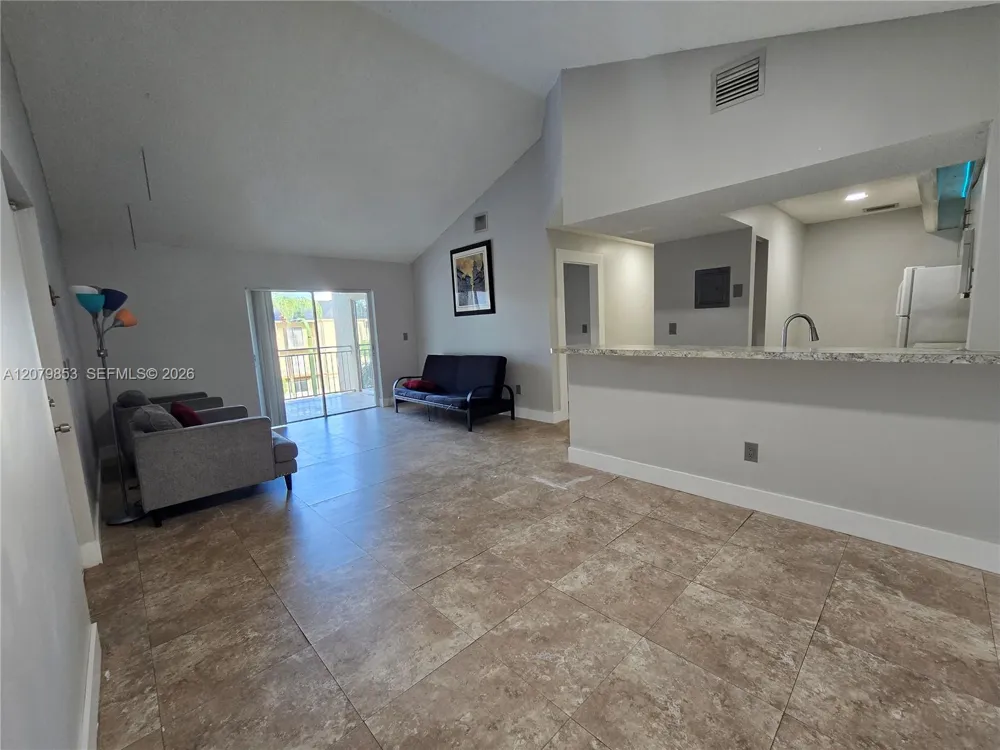 18860 NW 57th Ave #305 Hialeah, FL 33015