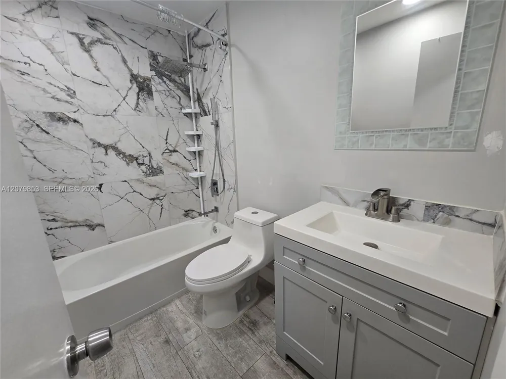 18860 NW 57th Ave #305 Hialeah, FL 33015