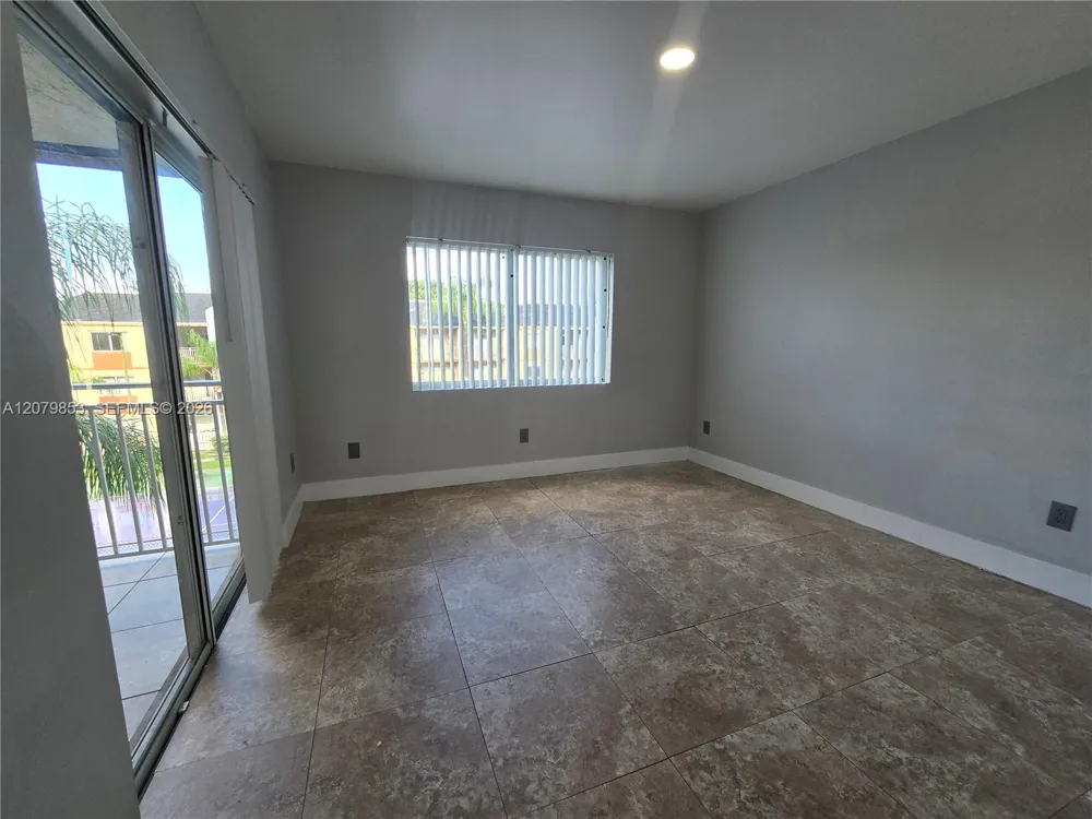 18860 NW 57th Ave #305 Hialeah, FL 33015