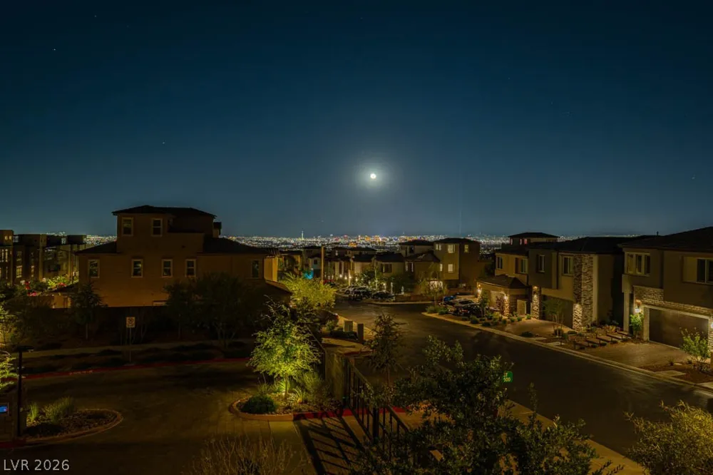 11872 Pelican Butte Avenue Las Vegas, NV 89138