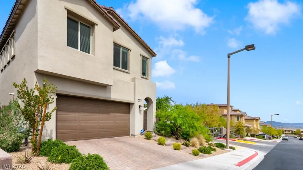 11872 Pelican Butte Avenue Las Vegas, NV 89138