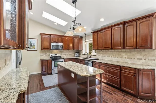 225 Thames Drive Colorado Springs, CO 80906
