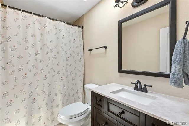 225 Thames Drive Colorado Springs, CO 80906