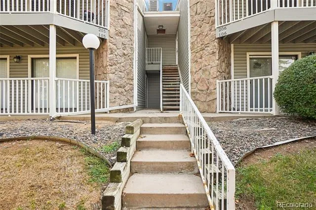 921 S Walden Street #206 Aurora, CO 80017