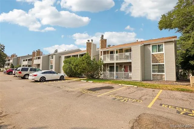 921 S Walden Street #206 Aurora, CO 80017