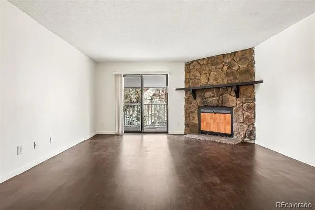 921 S Walden Street #206 Aurora, CO 80017