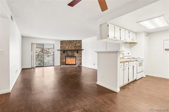 921 S Walden Street #206 Aurora, CO 80017