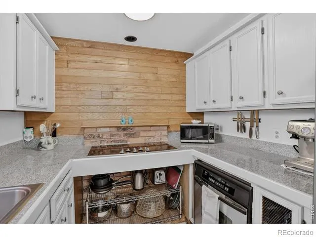 760 Hickory Drive Lyons, CO 80540