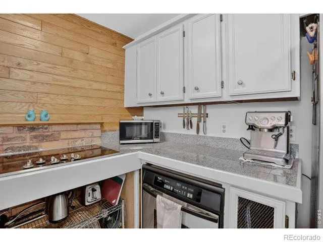 760 Hickory Drive Lyons, CO 80540
