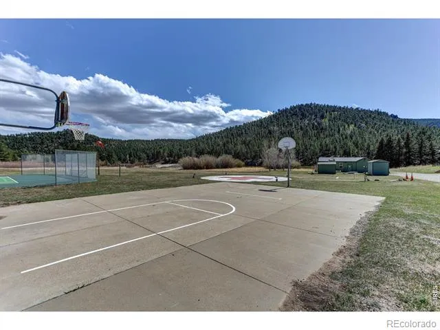 760 Hickory Drive Lyons, CO 80540