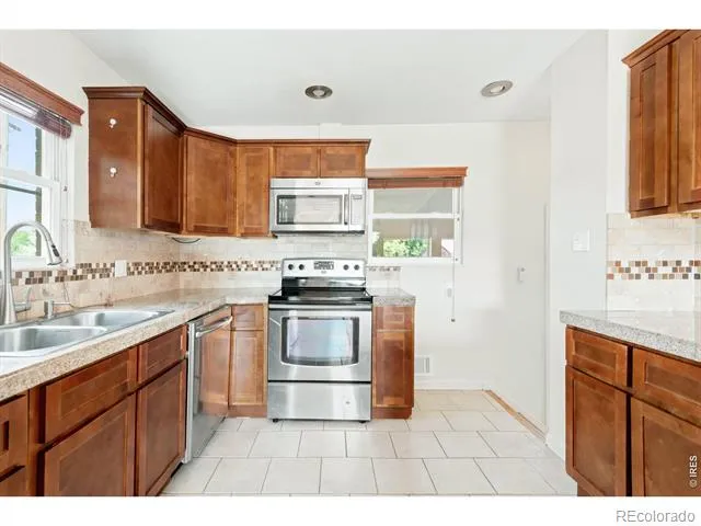 6801 Alan Drive Denver, CO 80221