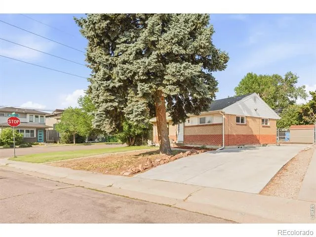 6801 Alan Drive Denver, CO 80221