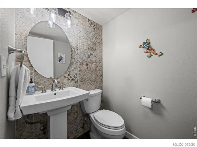 2431 Maplewood Circle E Longmont, CO 80503