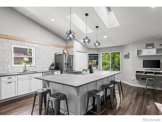 2431 Maplewood Circle E Longmont, CO 80503