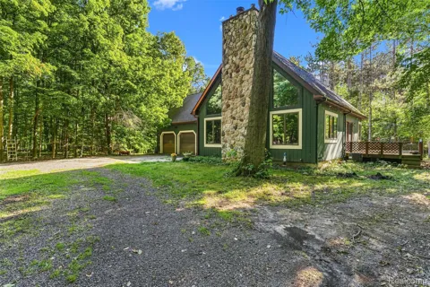 3195 Emery Lane
