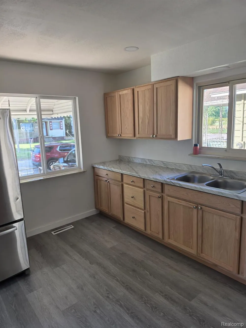 1126 Ossington Avenue Flint City, MI 48507