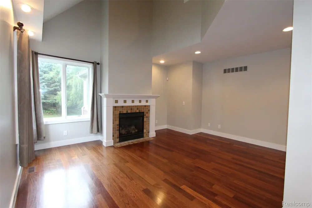 1090 Oakwood Drive Bloomfield Hills City, MI 48304