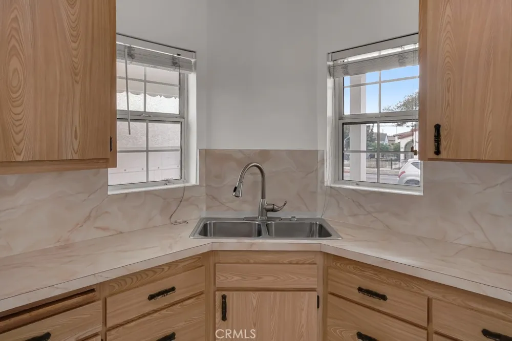 4071 Liberty South Gate, CA 90280