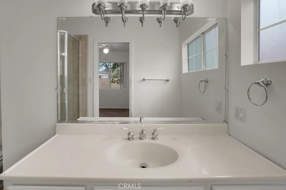 4071 Liberty South Gate, CA 90280