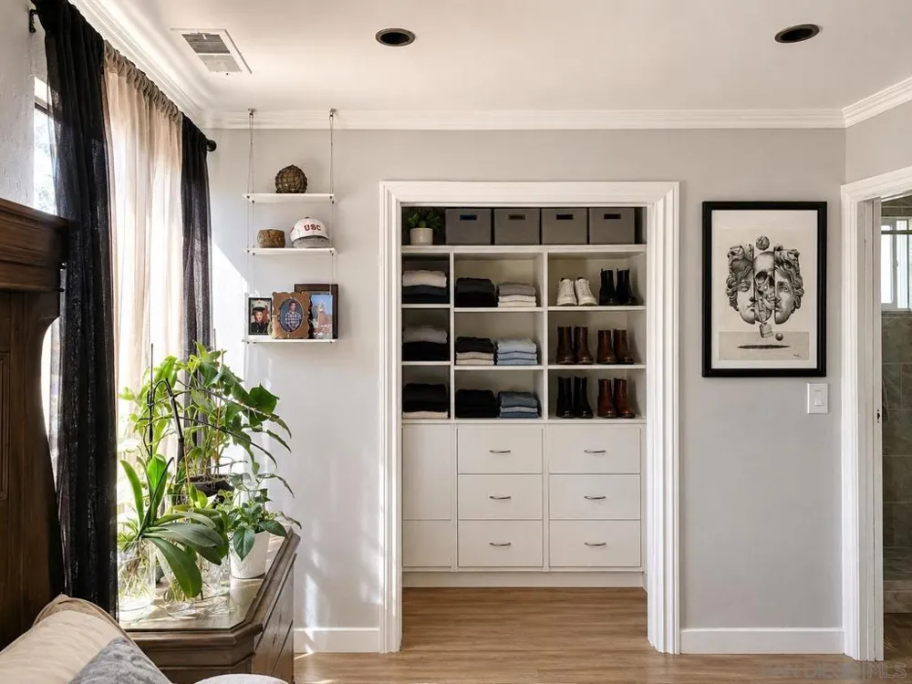 5166 Gaylord San Diego, CA 92117