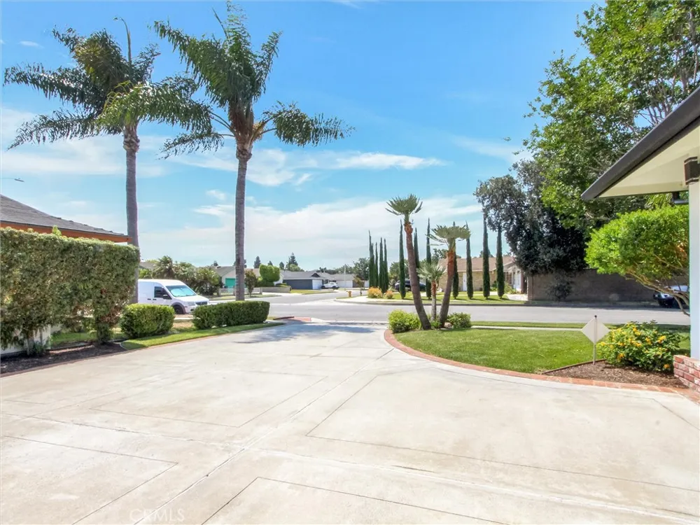 6241 Mar Vista Drive Huntington Beach, CA 92647