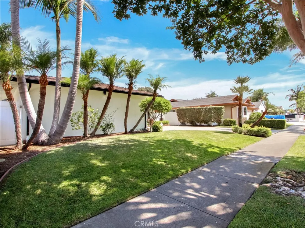 6241 Mar Vista Drive Huntington Beach, CA 92647