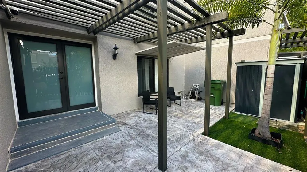 11205 NW 15TH STREET #11205 Pembroke Pines, FL 33026