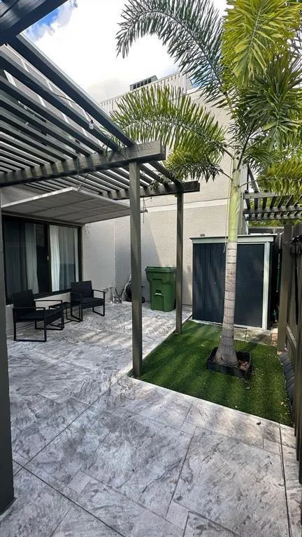 11205 NW 15TH STREET #11205 Pembroke Pines, FL 33026