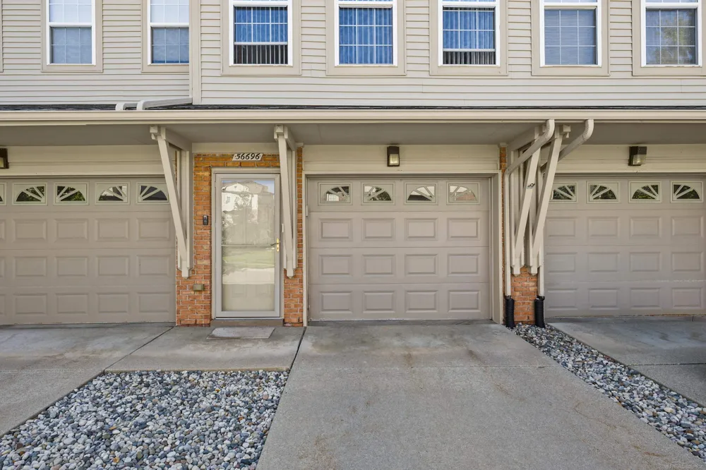 56696 Long Island Drive Shelby Charter Township, MI 48316