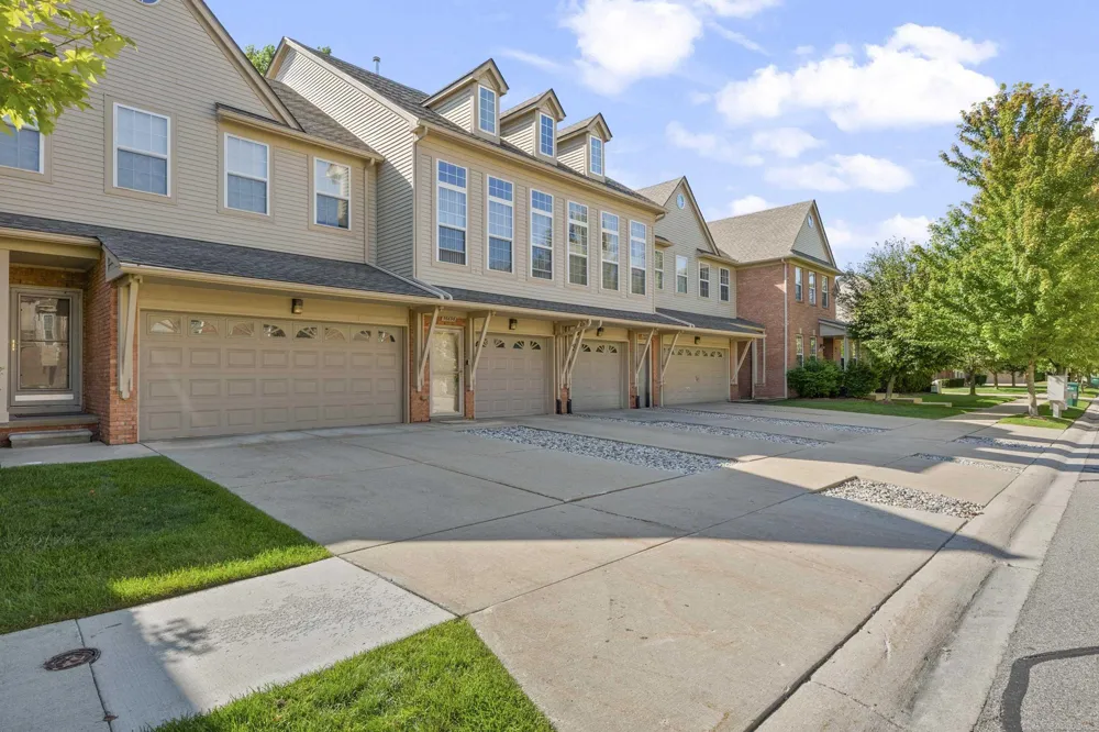 56696 Long Island Drive Shelby Charter Township, MI 48316
