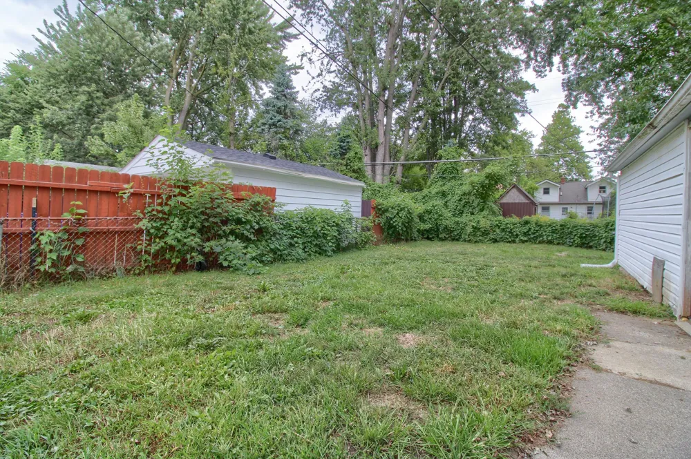 24682 Annapolis Street Dearborn Heights City, MI 48125