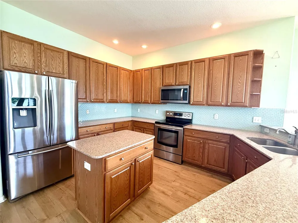 3735 GAVIOTA DRIVE Ruskin, FL 33573