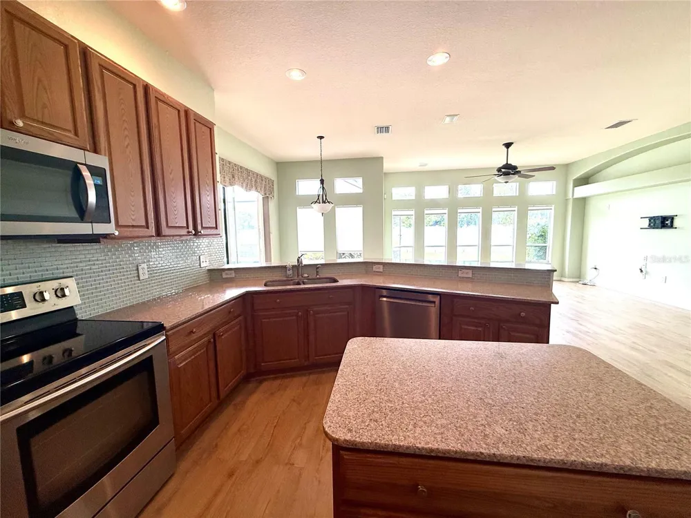 3735 GAVIOTA DRIVE Ruskin, FL 33573