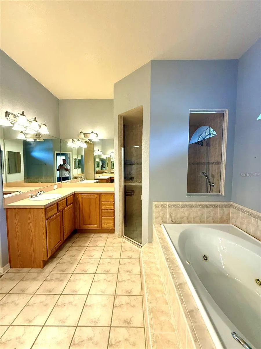3735 GAVIOTA DRIVE Ruskin, FL 33573