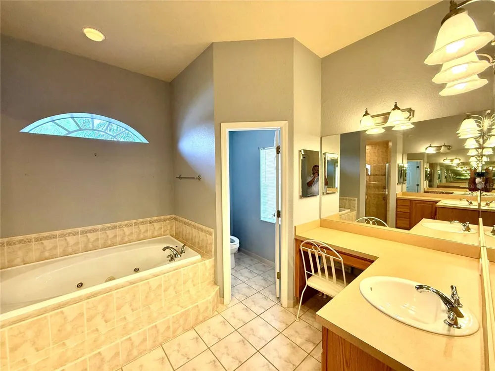 3735 GAVIOTA DRIVE Ruskin, FL 33573