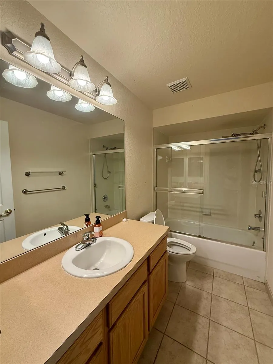 3735 GAVIOTA DRIVE Ruskin, FL 33573