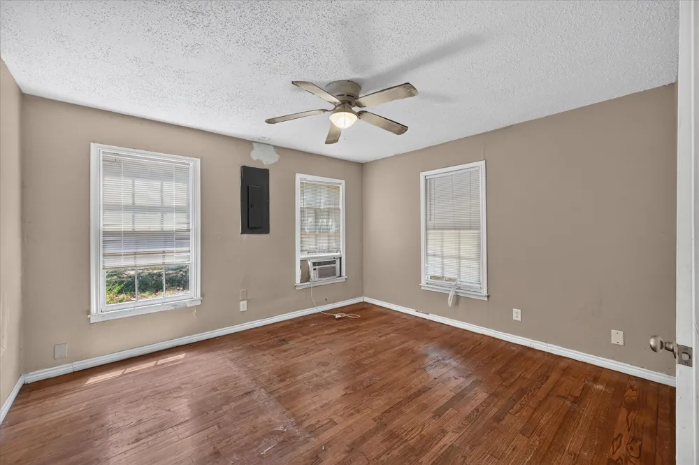 3933 Winfield Avenue Fort Worth, TX 76109