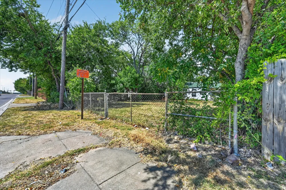 3933 Winfield Avenue Fort Worth, TX 76109