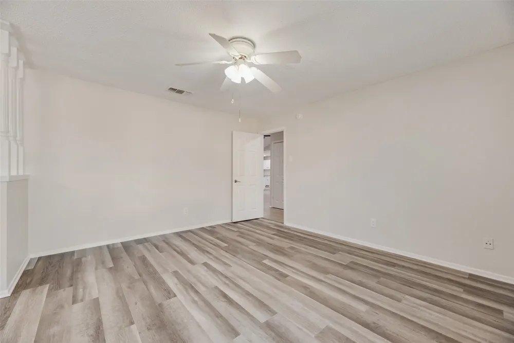 1422 Westwood Drive Lewisville, TX 75067