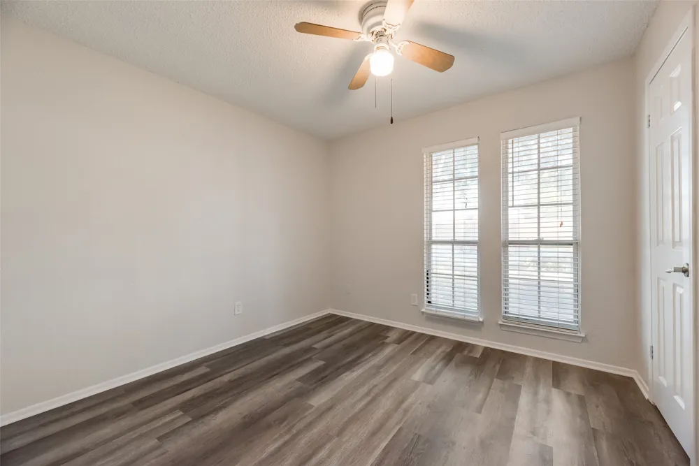 1422 Westwood Drive Lewisville, TX 75067