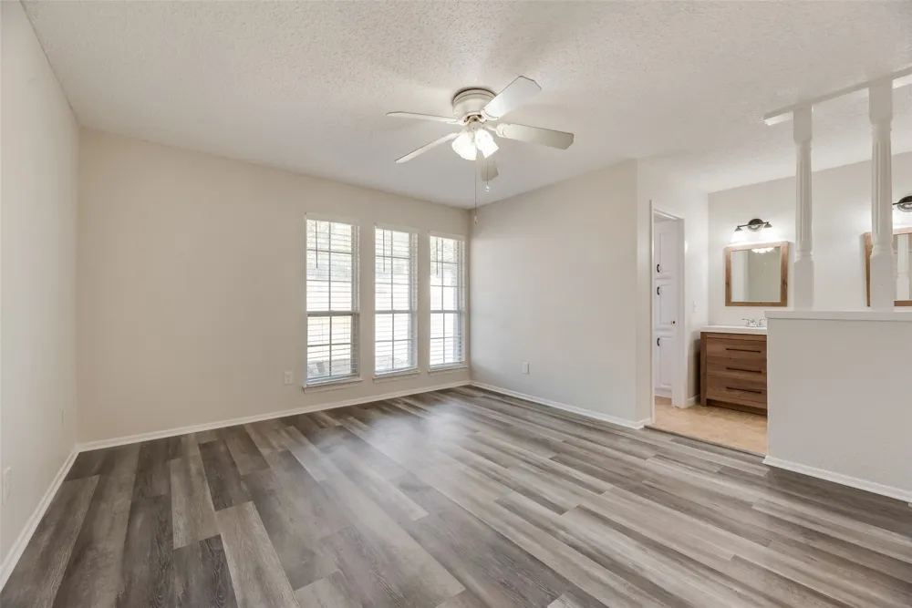 1422 Westwood Drive Lewisville, TX 75067