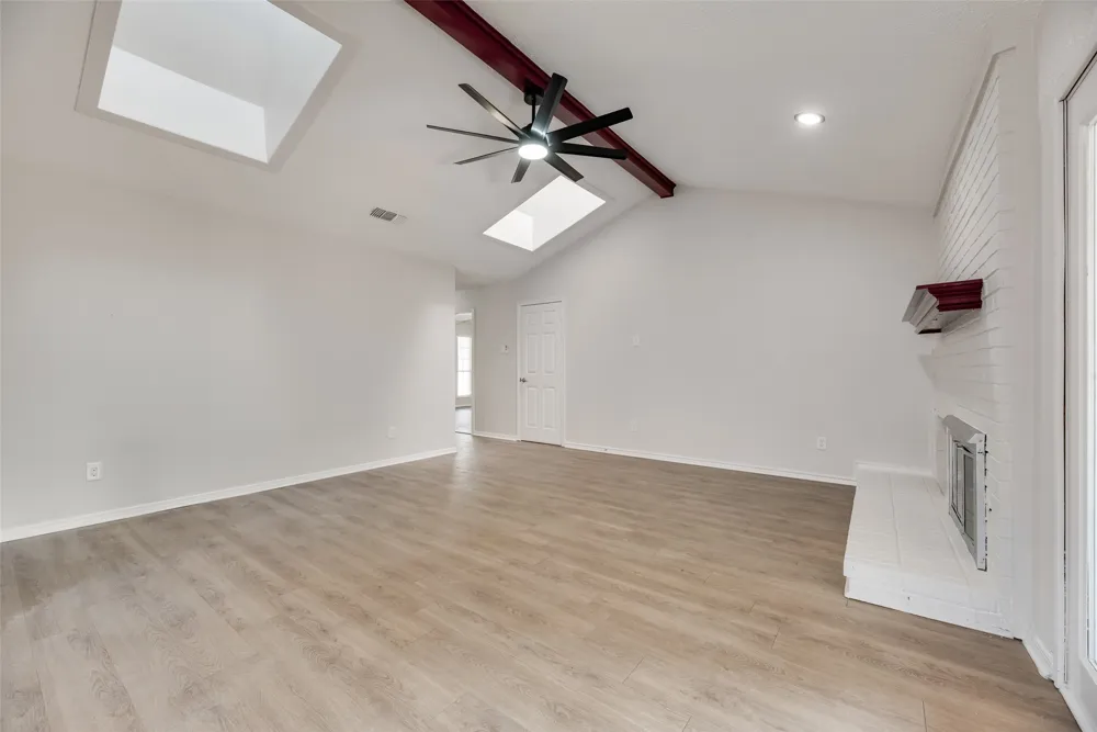 1422 Westwood Drive Lewisville, TX 75067