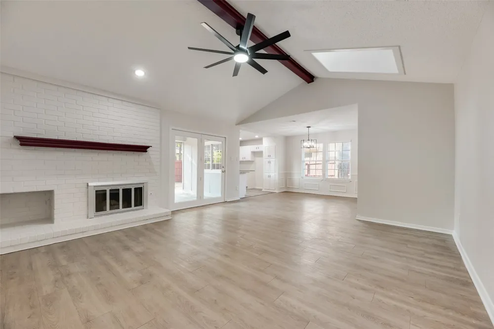 1422 Westwood Drive Lewisville, TX 75067
