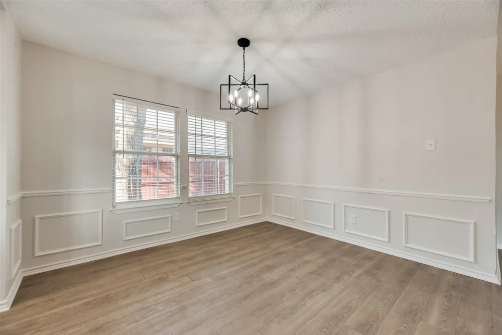 1422 Westwood Drive Lewisville, TX 75067