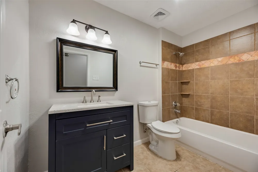 1422 Westwood Drive Lewisville, TX 75067