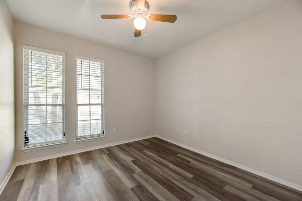 1422 Westwood Drive Lewisville, TX 75067