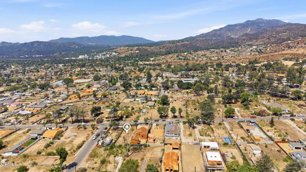 3268 Fair Oaks Avenue Altadena, CA 91001