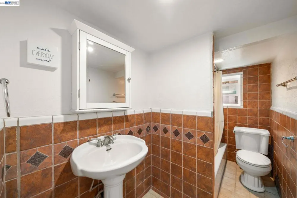 1540 Crescent Ave Castro Valley, CA 94546