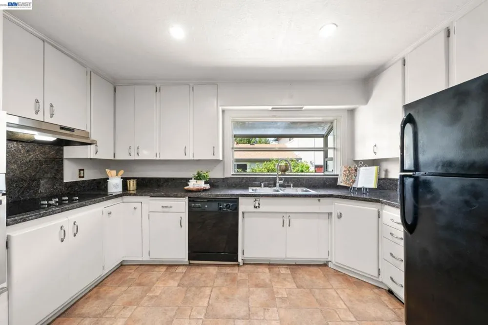 1540 Crescent Ave Castro Valley, CA 94546