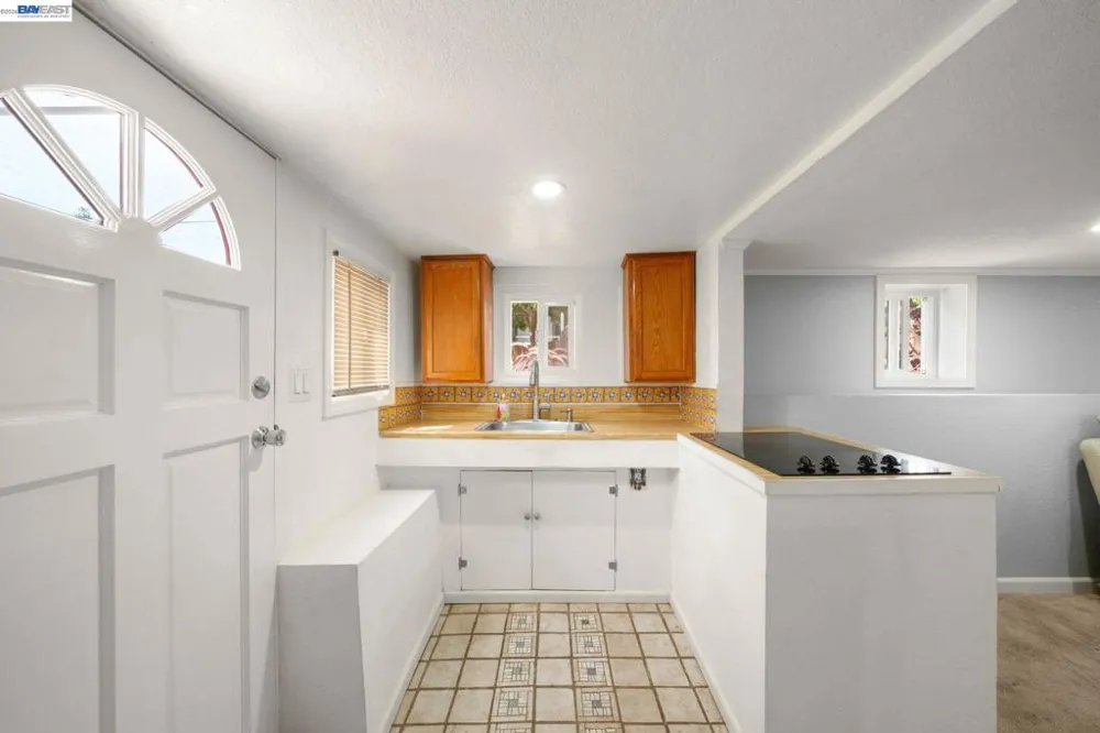 1540 Crescent Ave Castro Valley, CA 94546